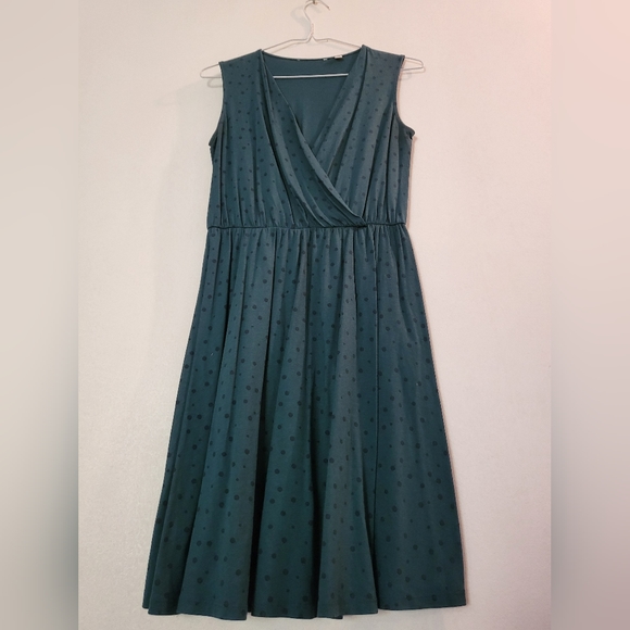 Dark Forrest Green Ripple Dress | Size XS - Picture 6 of 6